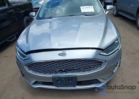 2020 Ford Fusion Titanium z USA, uszkodzony, nr VIN 3FA6P0D9XLR174750